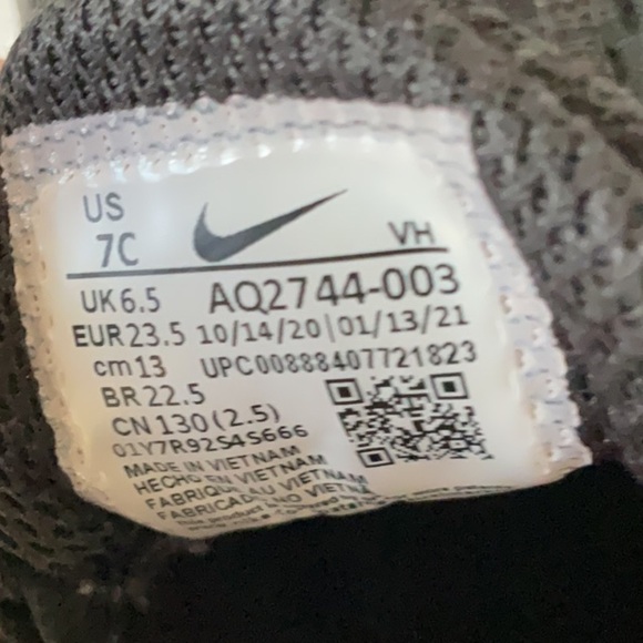 Nike air Black and Blue Mesh Slip-On Sneakers - Picture 7 of 7